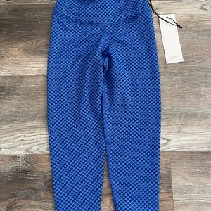 Coco on the Go Blue Honeycomb Textured Capris NWT size XS
